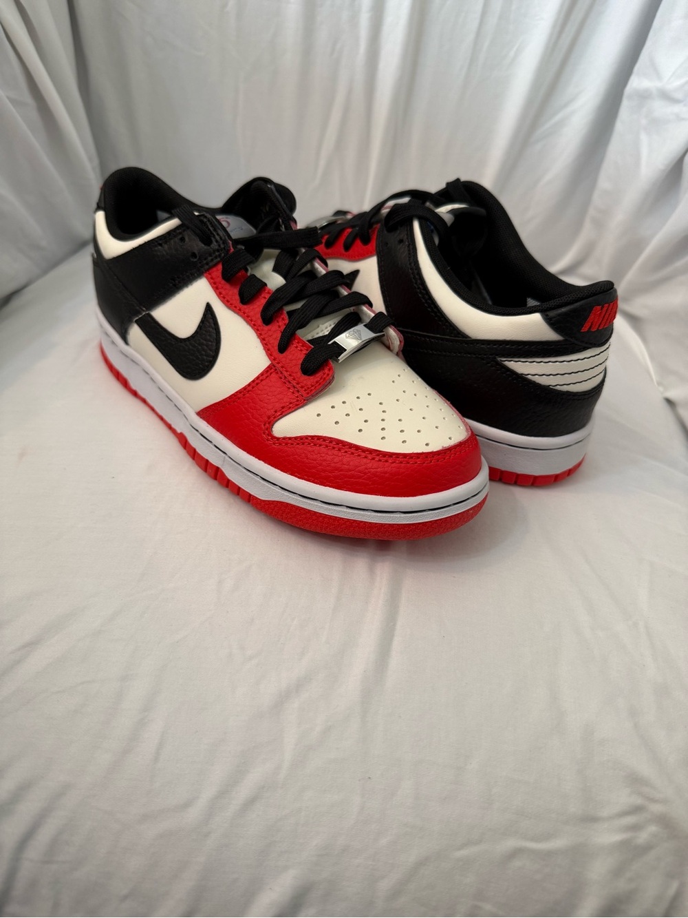 Women’s/ Kids Nike Dunk Low NBA 75th Anniversary Chicago Size 7.5/ 6Y. NWB